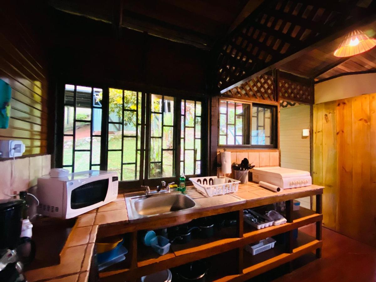 Pacific Edge Eco Lodge Dominical Bagian luar foto