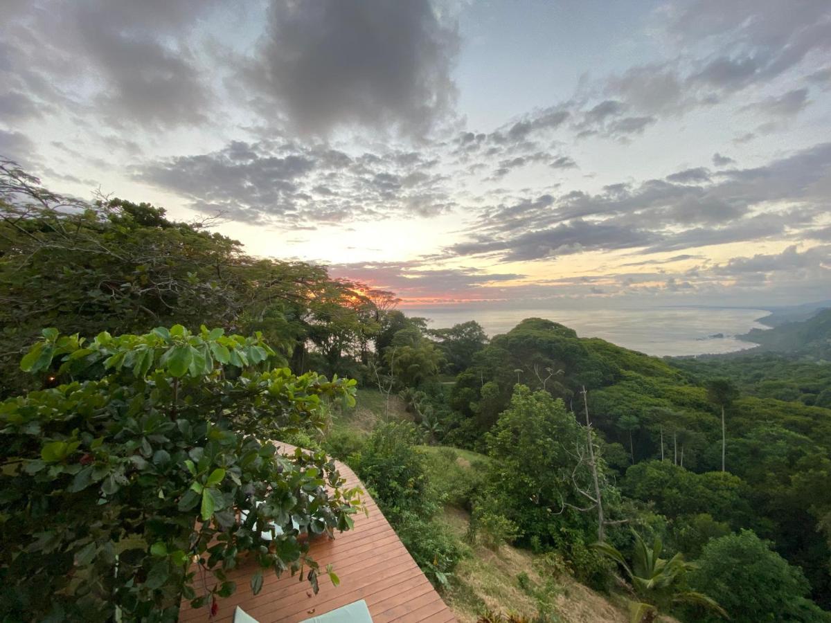 Pacific Edge Eco Lodge Dominical Bagian luar foto