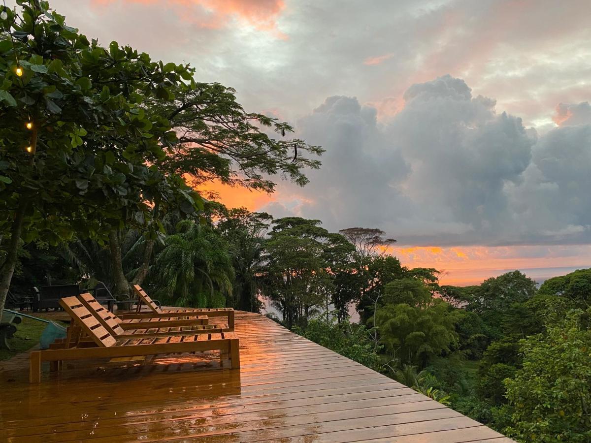 Pacific Edge Eco Lodge Dominical Bagian luar foto