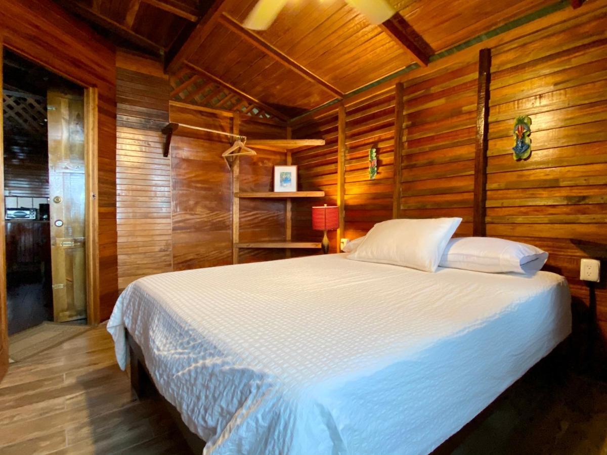 Pacific Edge Eco Lodge Dominical Bagian luar foto