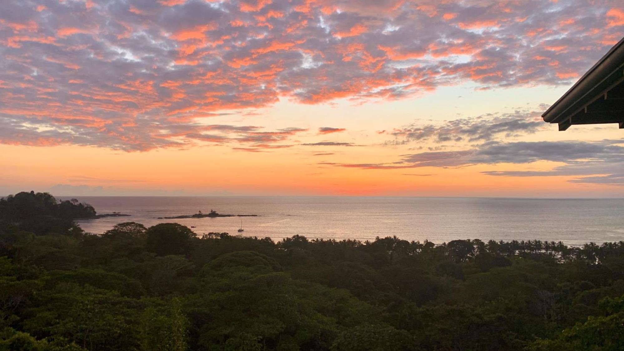 Pacific Edge Eco Lodge Dominical Ruang foto